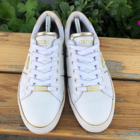 Guess Women's Gilda Atheltic Sneakers size 10 M WGMYSIDE-M White Casual Low Top - Picture 2 of 10
